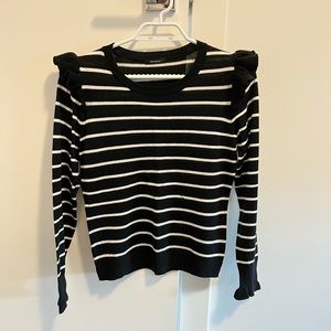 Korean style Black & White stripes knitted long sleeves top